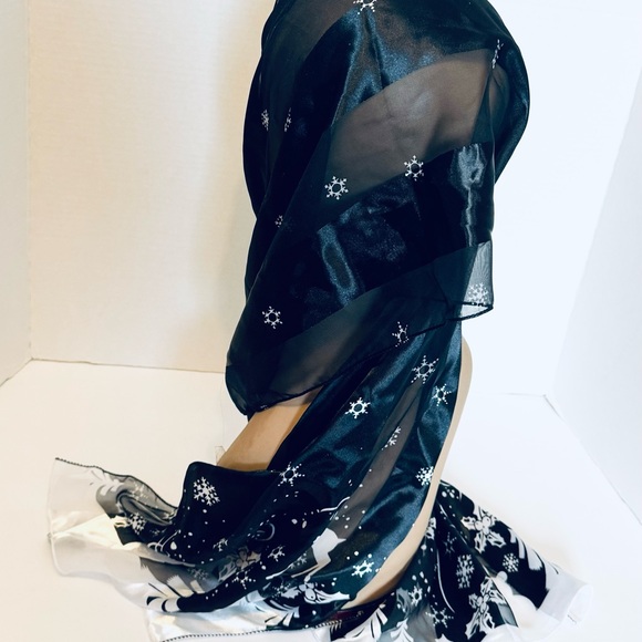 Holiday Christmas Scarves Red Black Santa Reindeer Snowman Lot of Three 58 x 13" - Picture 13 of 16